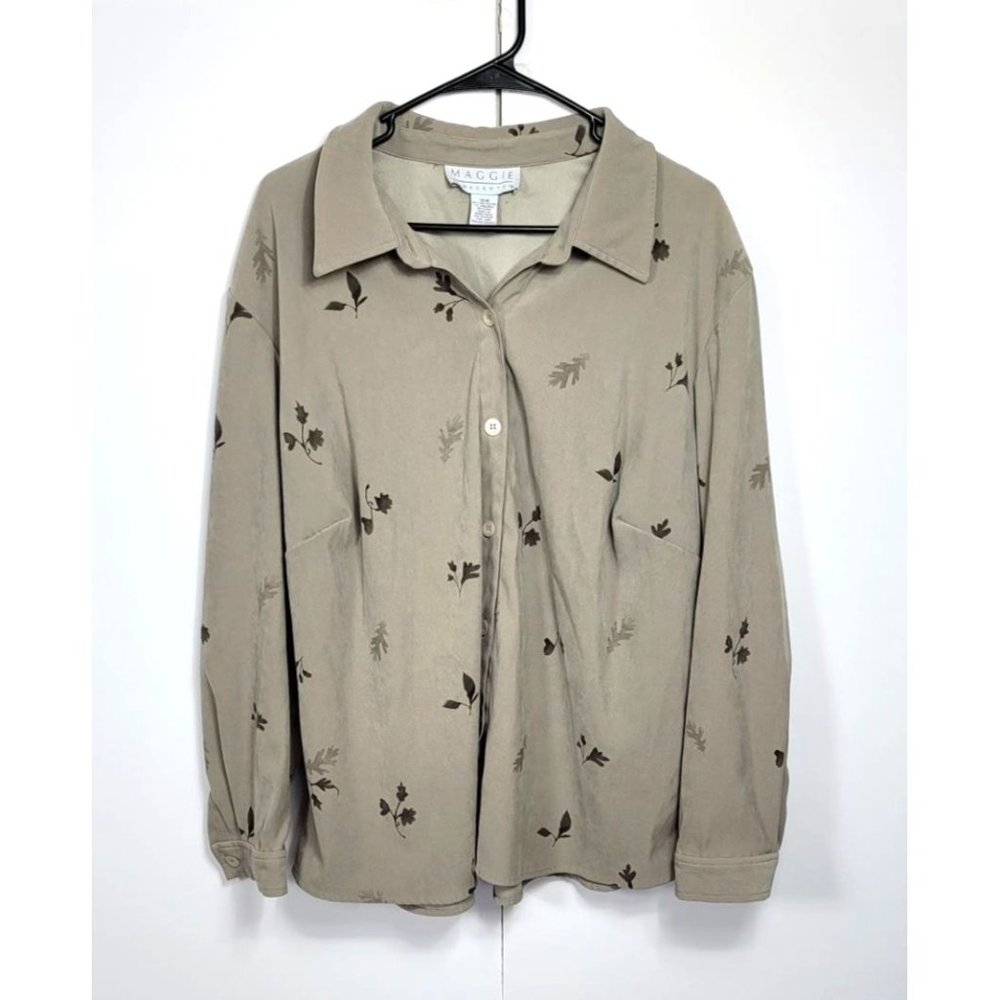 Maggie McNaughton  18 W faux suede heavy shirt button close